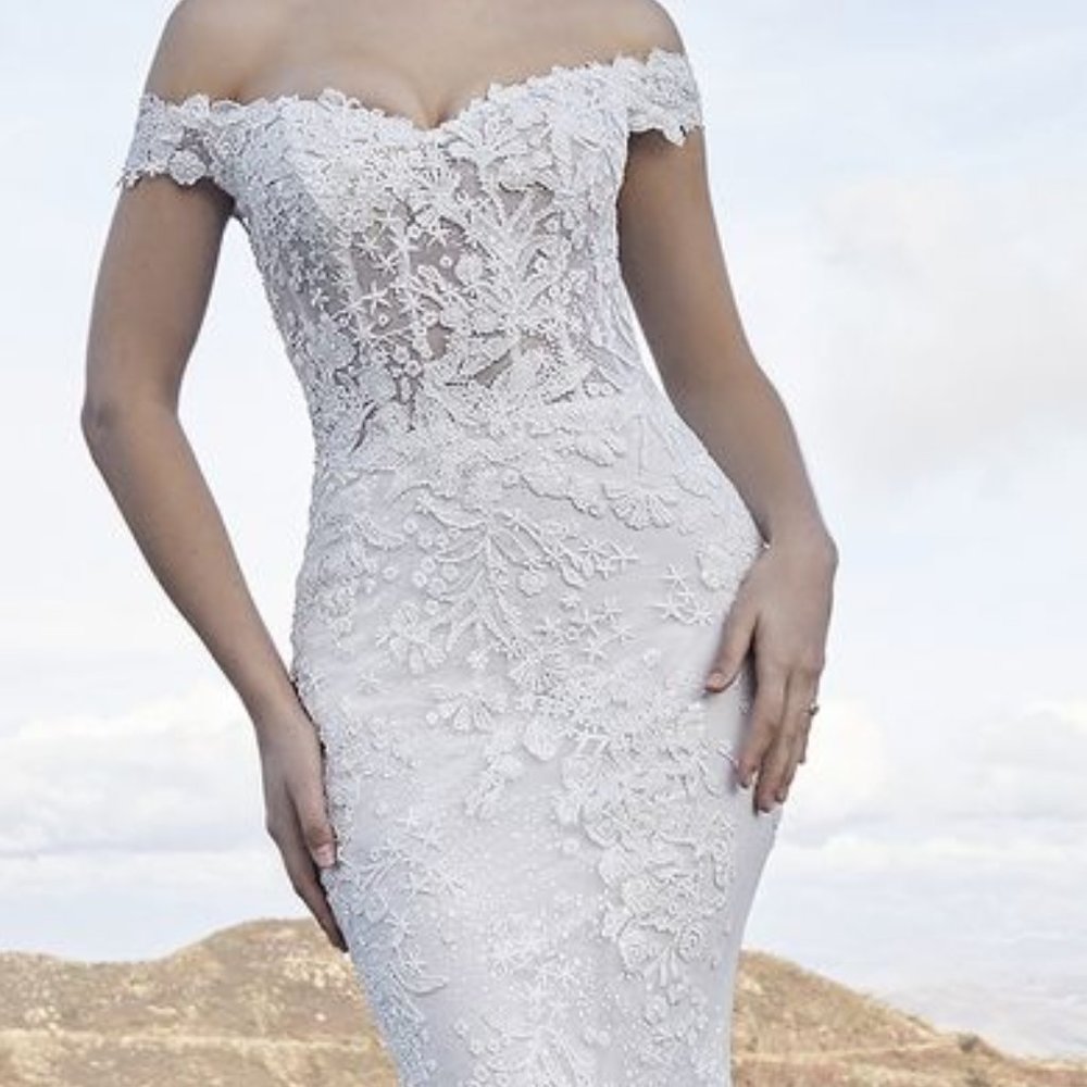 Dress - Picture 3 of 7